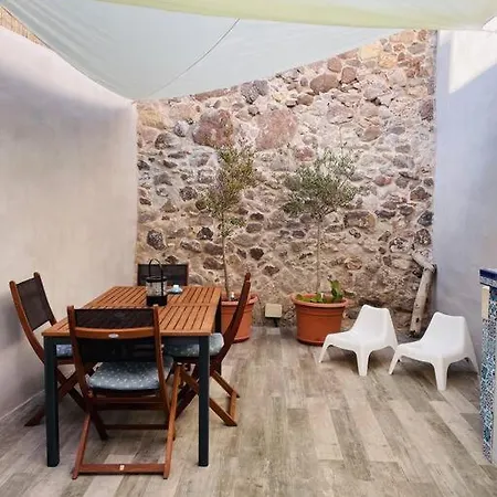 Antico E Moderno Con Design SantʼAntìoco