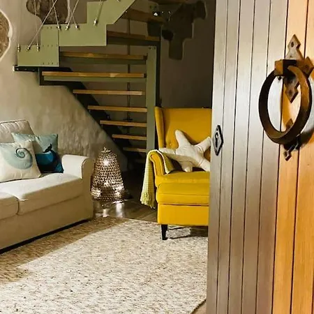 Tatil Evi Antico E Moderno Con Design SantʼAntìoco